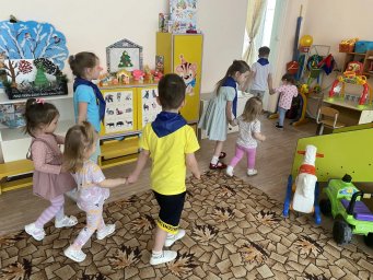 Занятие 3: Метод «Чередование традиционных (творческих) поручений». Занятие 3: Метод «Чередование традиционных (творческих) поручений».