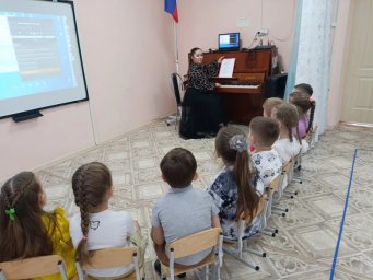 Сундучок музыкального руководителя.